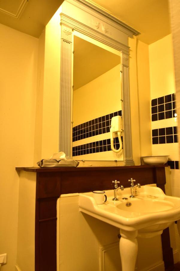Logis Hotel Le Boudoir Belvès Exterior foto