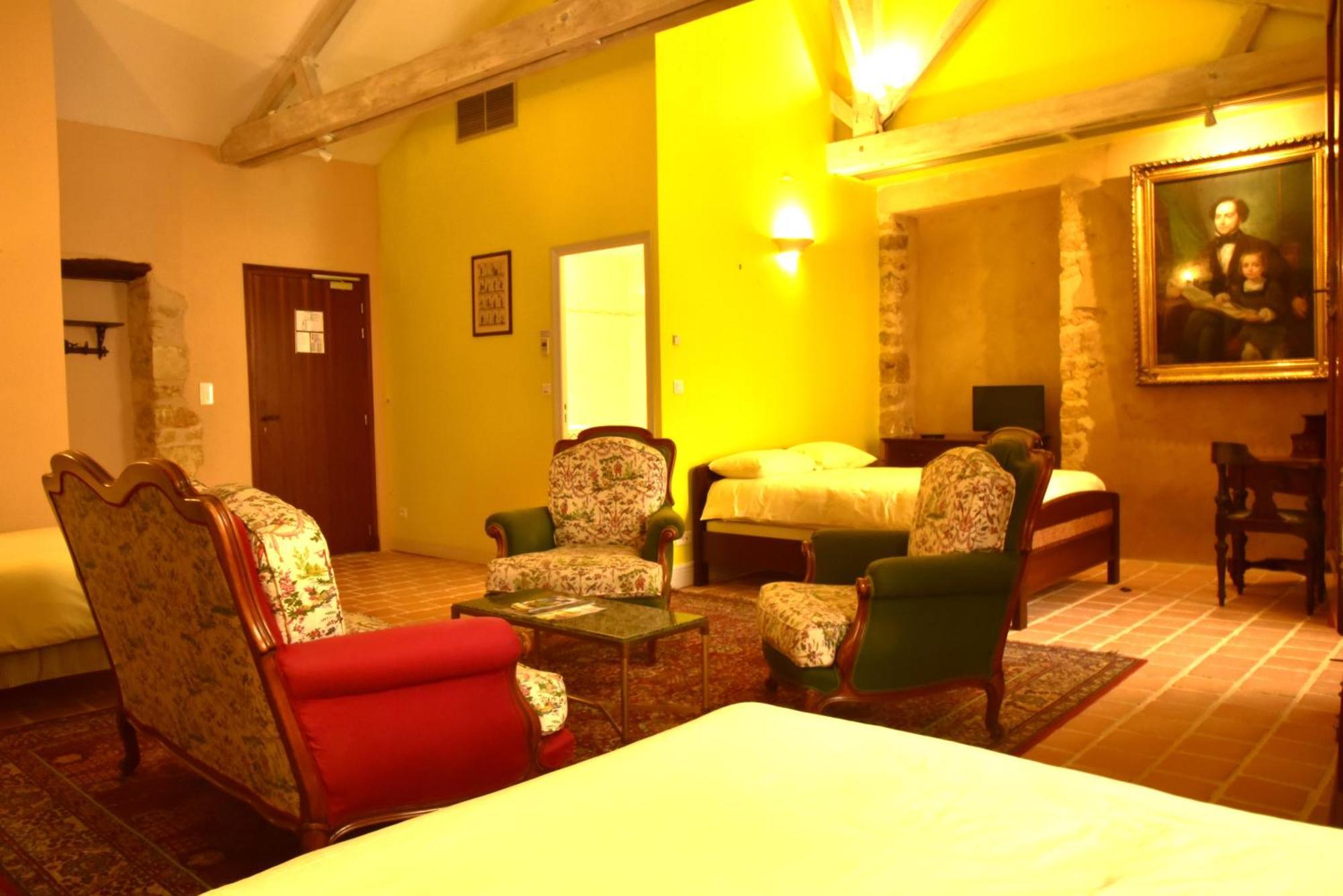 Logis Hotel Le Boudoir Belvès Habitación foto